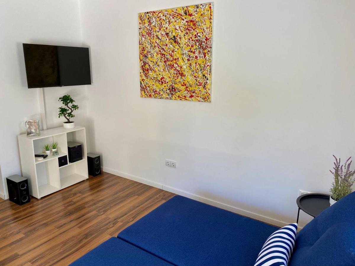 Private Pool And Mediterranean Garden Apt Mia سيلو المظهر الخارجي الصورة
