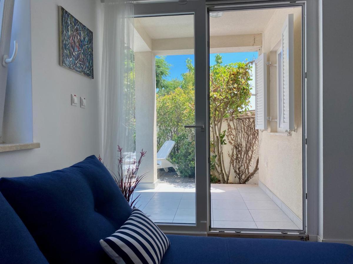 Private Pool And Mediterranean Garden Apt Mia سيلو المظهر الخارجي الصورة
