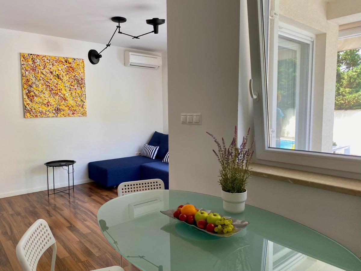 Private Pool And Mediterranean Garden Apt Mia سيلو المظهر الخارجي الصورة