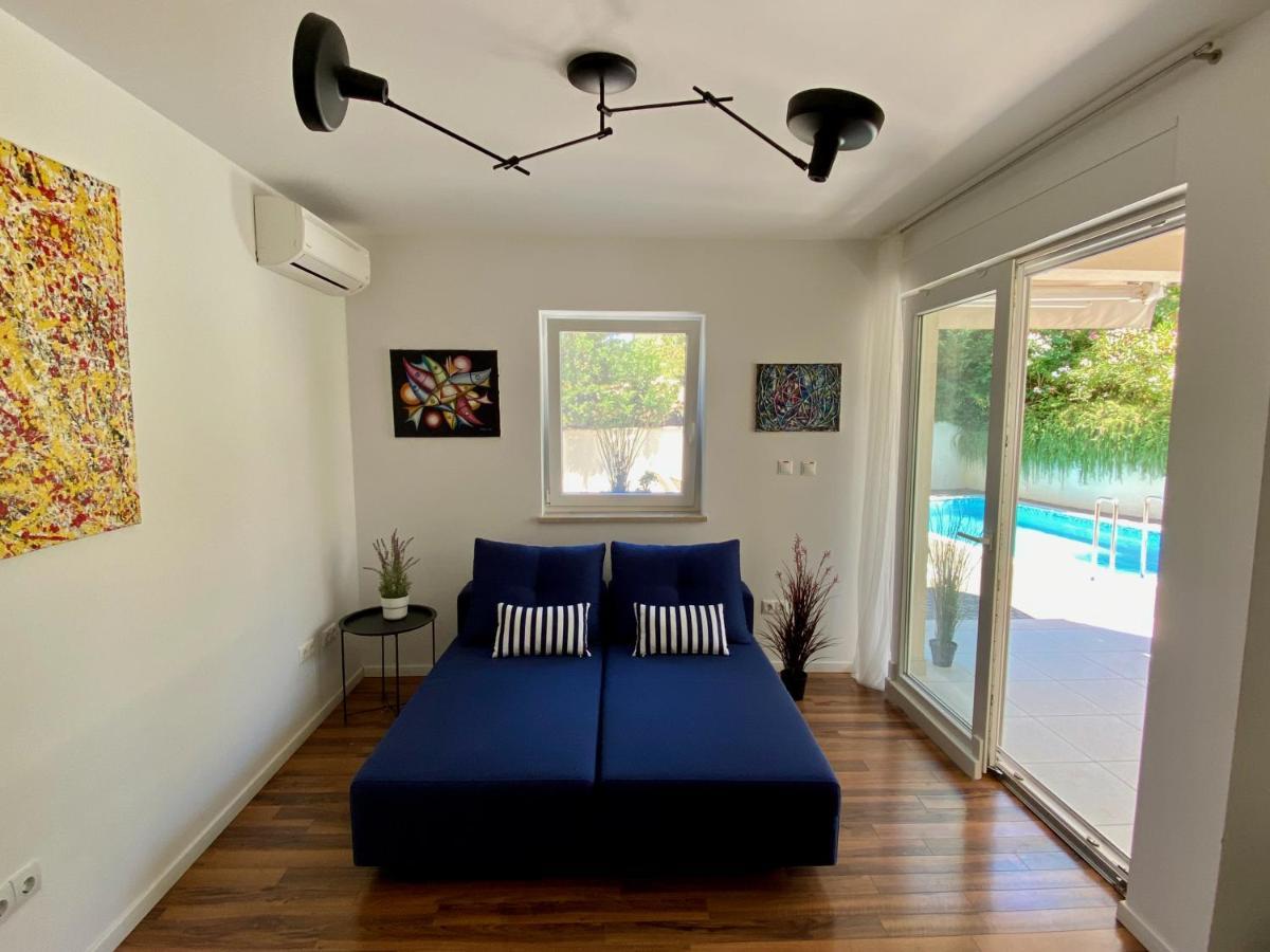 Private Pool And Mediterranean Garden Apt Mia سيلو المظهر الخارجي الصورة