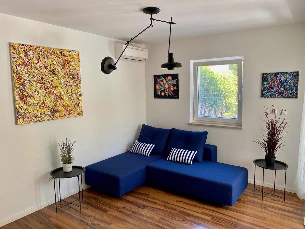 Private Pool And Mediterranean Garden Apt Mia سيلو المظهر الخارجي الصورة